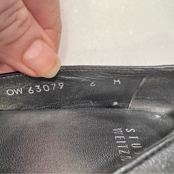 Stuart Weitzman Blk Leather & Blk Patent cap toe silver Chain Bow Flats Size 6 - Picture 13 of 13